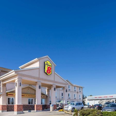 Отель Super 8 By Wyndham Moose Jaw Sk Экстерьер фото