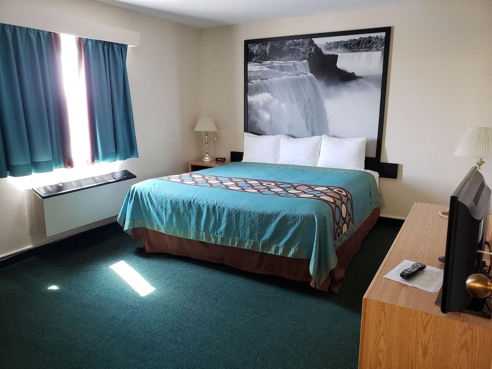 Отель Super 8 By Wyndham Moose Jaw Sk Экстерьер фото